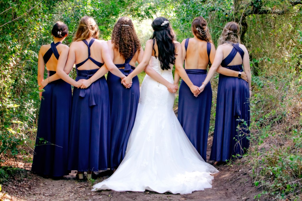 infinity wrap bridesmaids dresses inspiration and photos by Miss World Netherlands 2019 2020 Brenda Felicia Muste Nel. Miss World Nederland 2019 2020 Brenda Felicia Muste Nel.