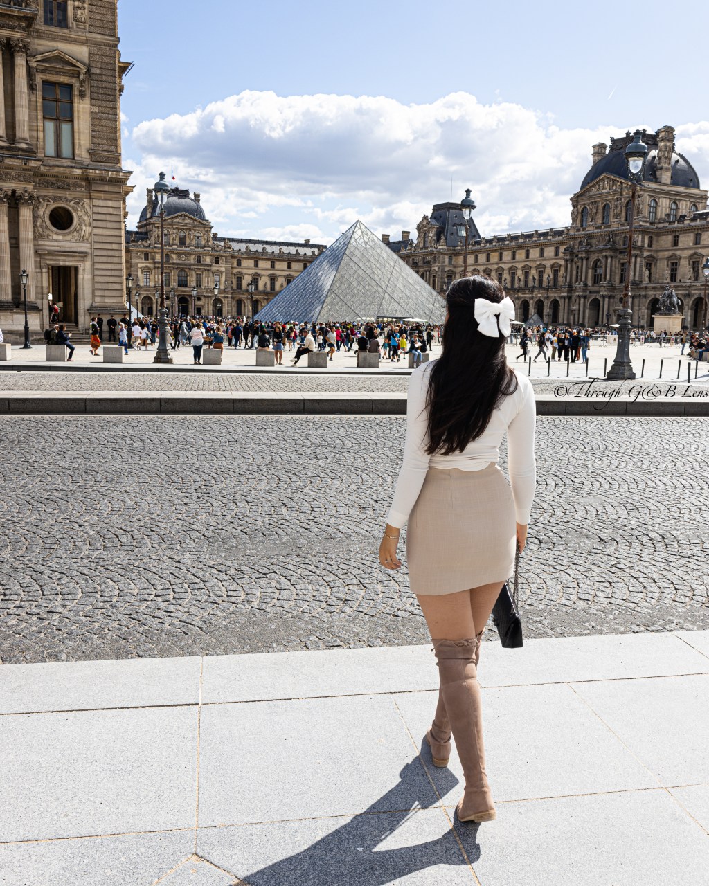 Paris fall outfit idea: preppy Blair Waldorf fashion&nbsp;style