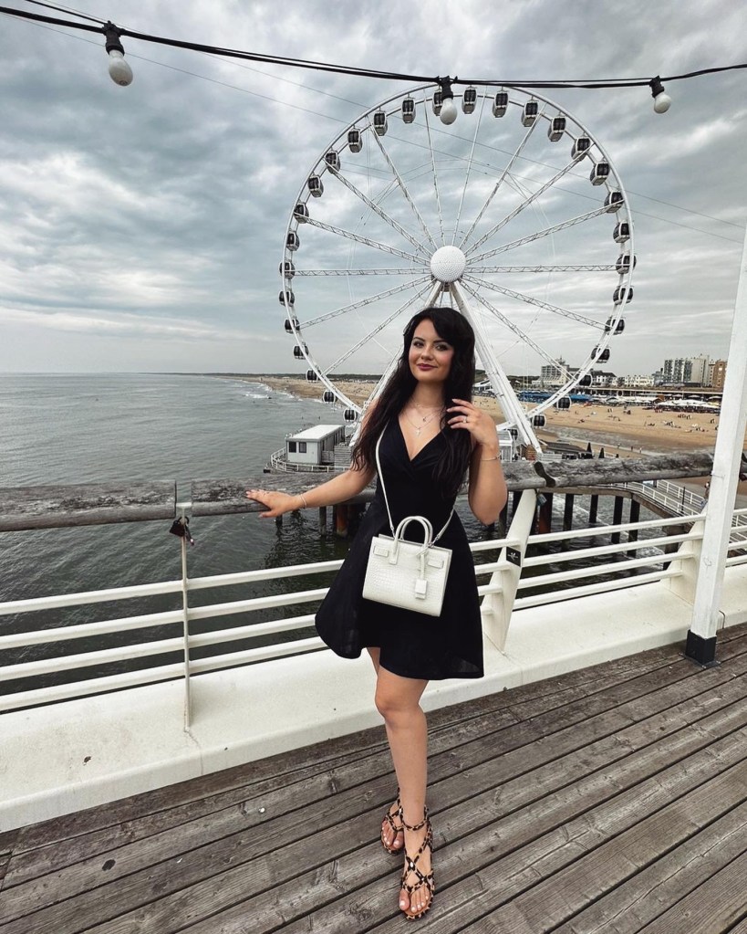 Feminine summer outfits